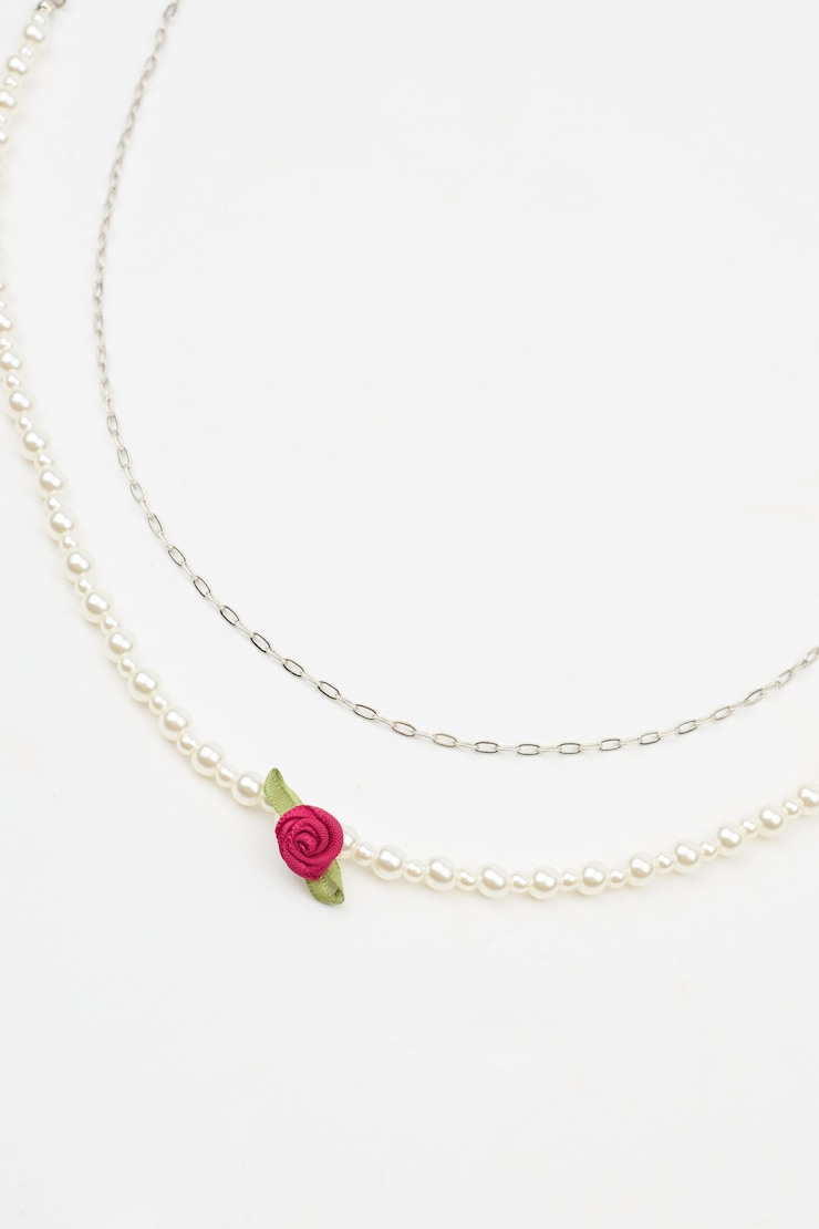 Set of 2 Rosette & Pearl Necklace White - Image 3