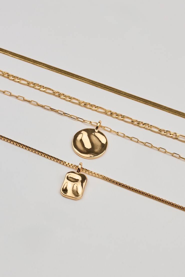 Set of 5 Hammered Charms and Chains Necklaces Yellow - Image 3