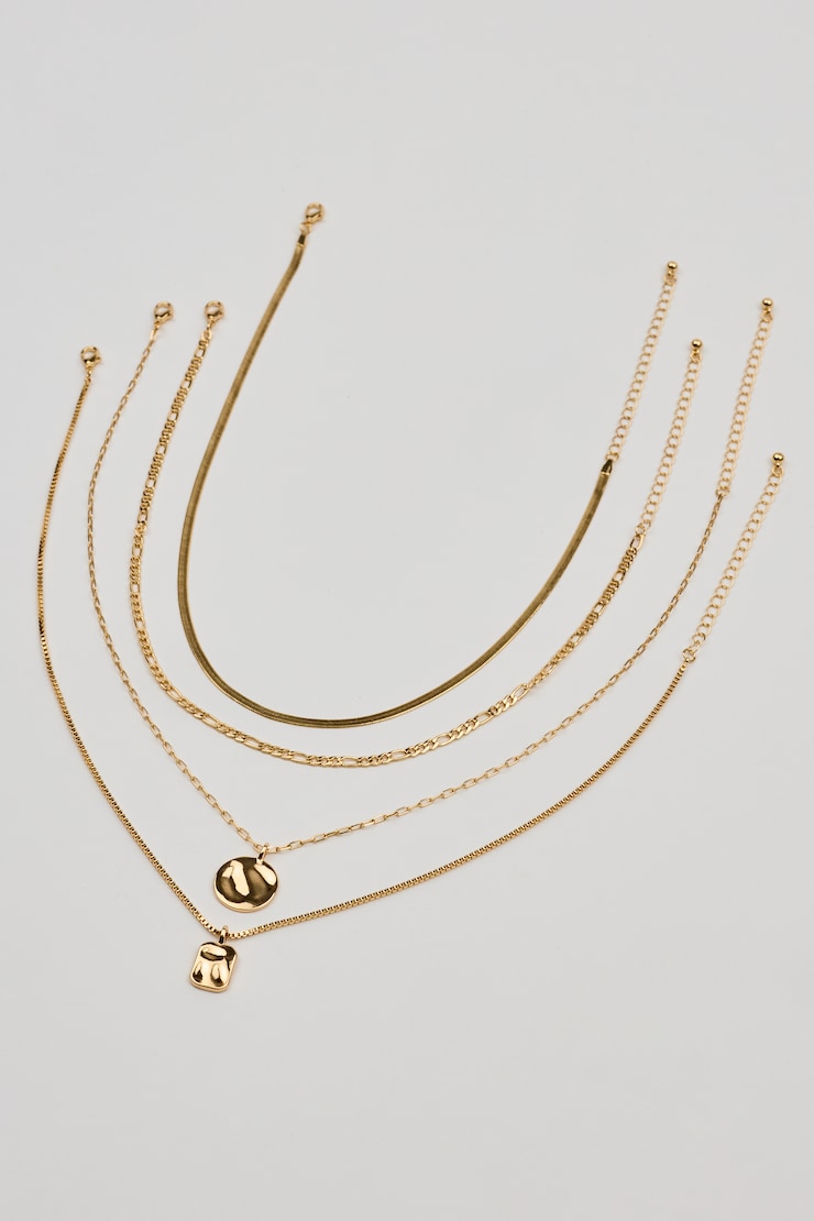 Set of 5 Hammered Charms and Chains Necklaces Yellow - Image 4