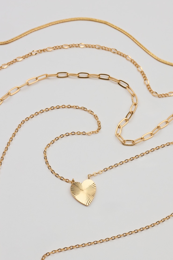 Set of 4 Heart & Chain Necklaces Yellow - Image 3